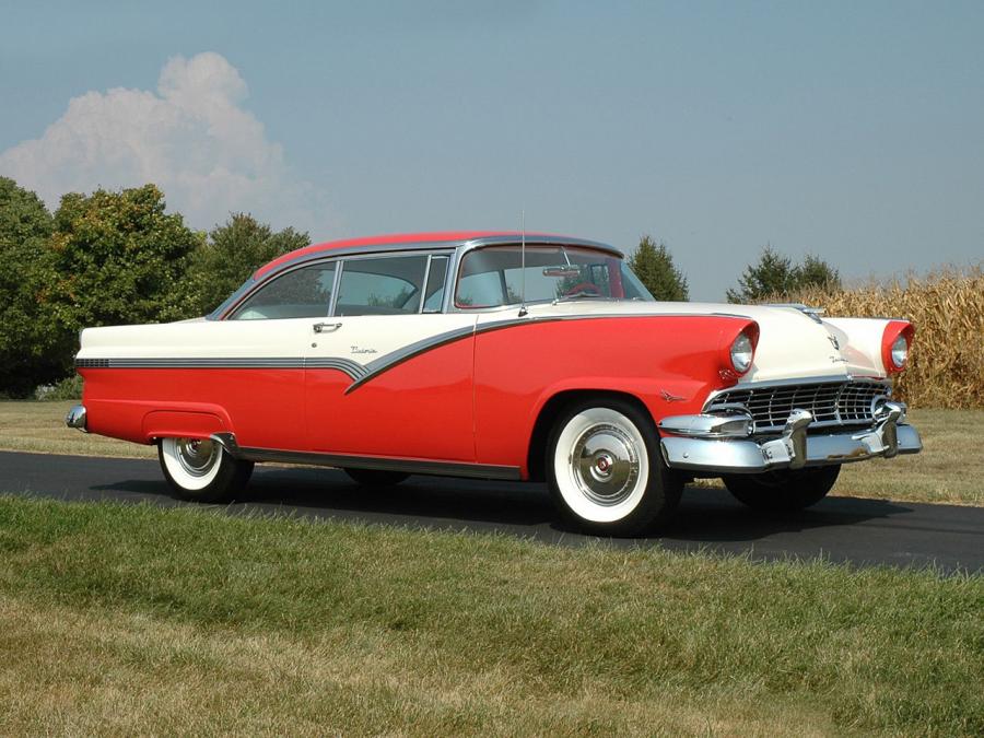  Ford Fairlane Victoria Hardtop Coupe 1956 года  (фото 2 из 49)